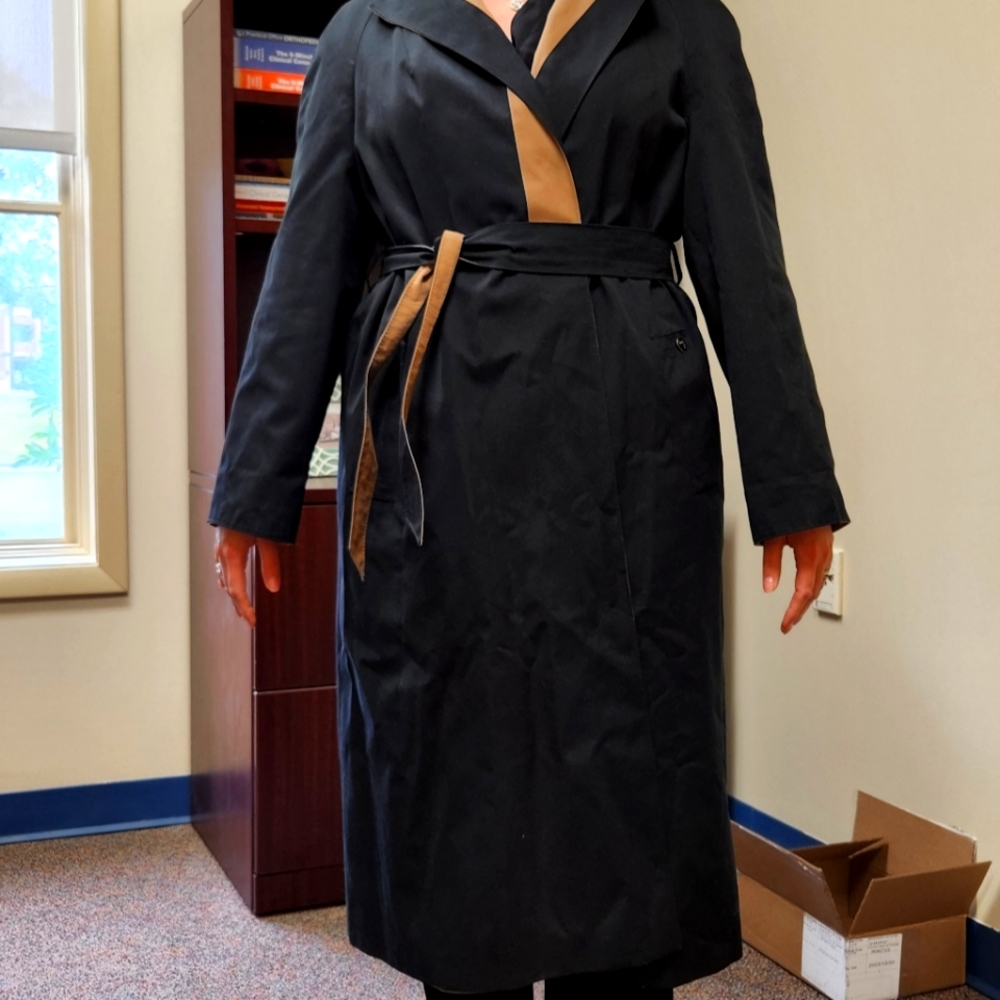 Etienne Aigner trench coat, size L, reversable
